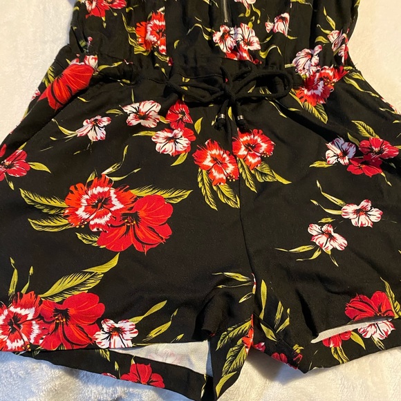 Guess romper - Picture 4 of 4